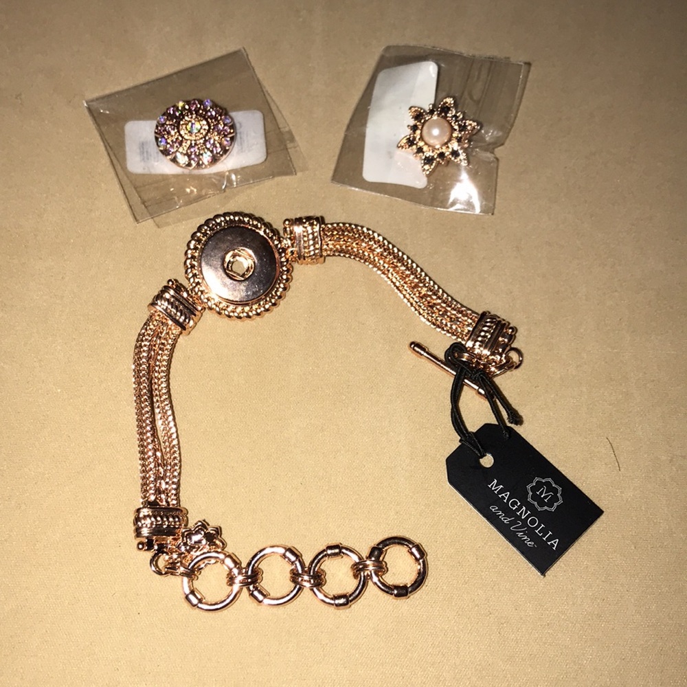 Magnolia & Vine Snap Bracelet with 2 Snaps
